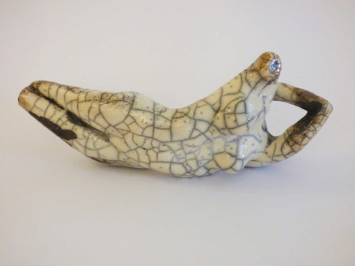 “Figura distesa (a Rodin)” – 2014 Ceramica Raku 37x15x10 cm