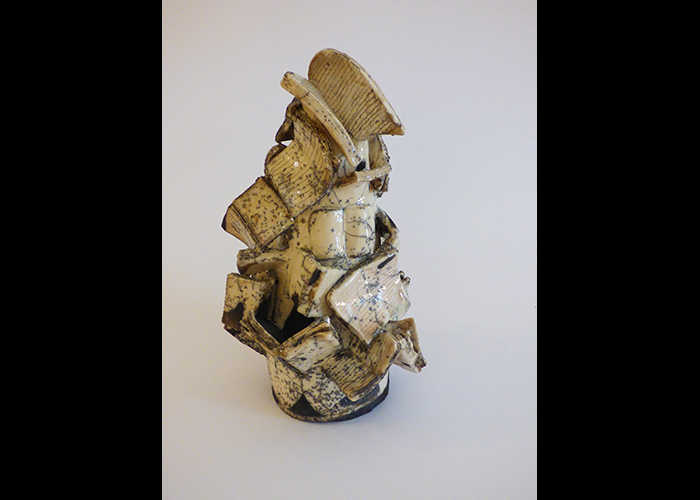 “Libri” – 2016 Ceramica Raku 17x30x17 cm