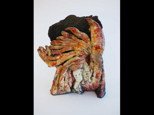 “Se ne va in fiamme” – 2018 Ceramica Raku 21x26x10 cm