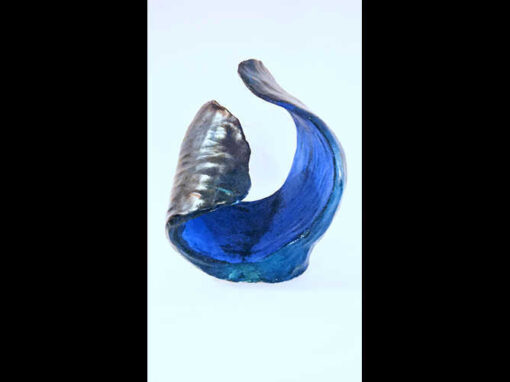 “Abbracci – 1” – 2023 Ceramica Raku – 25X23X20 cm